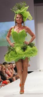 Caroline Beil feet photo thumbnail