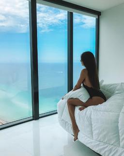 Caroline Chafauzer feet photo 11