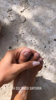 Caroline Chafauzer feet photo 13