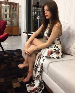 Caroline Dallarosa feet photo 9