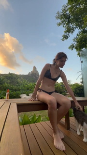 Caroline Dallarosa feet photo 3