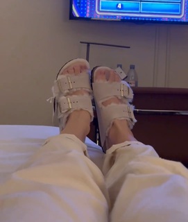 Caroline Dallarosa feet photo 11