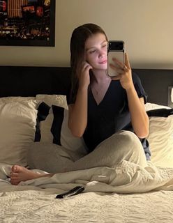 Caroline Dallarosa feet photo 4