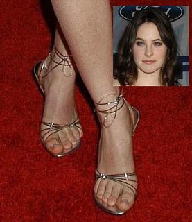 Caroline Dhavernas feet photo thumbnail