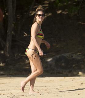 Caroline Flack feet photo thumbnail