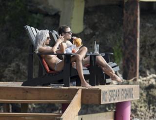 Caroline Flack feet photo thumbnail