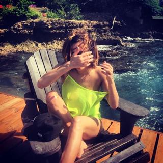 Caroline Flack feet photo thumbnail