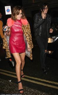 Caroline Flack feet photo thumbnail