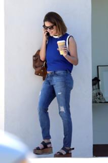 Caroline Flack feet photo thumbnail