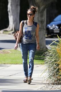 Caroline Flack feet photo thumbnail