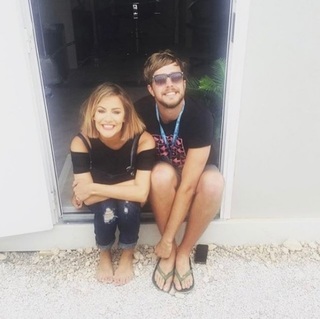 Caroline Flack feet photo thumbnail
