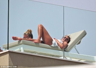 Caroline Flack feet photo thumbnail