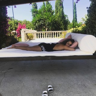Caroline Flack feet photo thumbnail