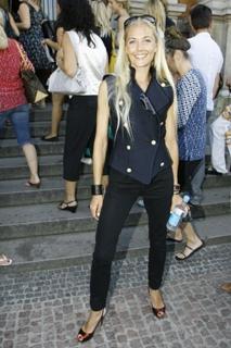 Caroline Fleming feet photo 12