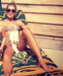 Caroline Fleming feet photo 5