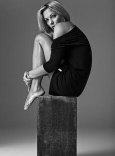 Caroline Fleming feet photo 4