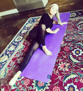 Caroline Fleming feet photo 4