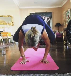 Caroline Fleming feet photo 17