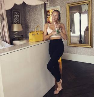 Caroline Fleming feet photo 16