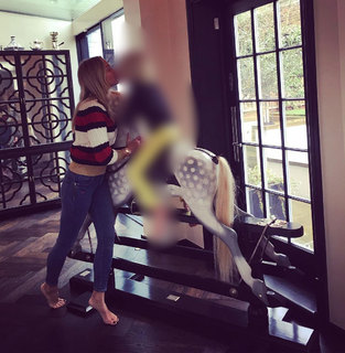 Caroline Fleming feet photo 9