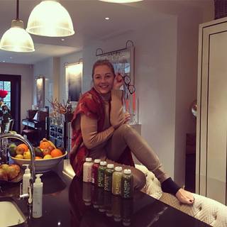 Caroline Fleming feet photo 4