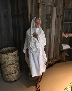 Caroline Fleming feet photo 11