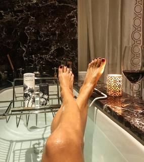 Caroline Fleming feet photo 6