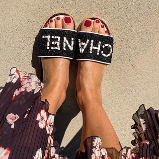 Caroline Fleming feet photo 1