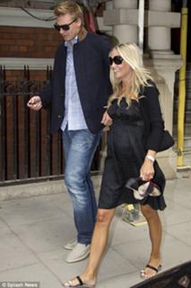 Caroline Fleming feet photo 2