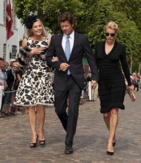 Caroline Fleming feet photo 1