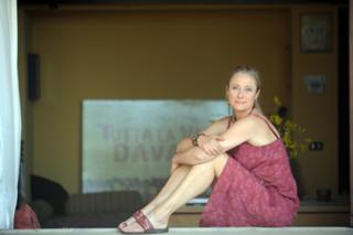 Caroline Goodall feet photo 19