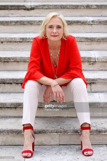 Caroline Goodall feet photo 3