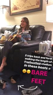 Caroline Jones feet photo 14