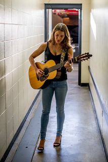 Caroline Jones feet photo 2