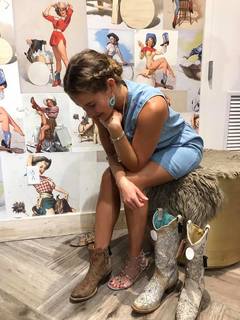 Caroline Jones feet photo 20