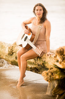Caroline Jones feet photo 10