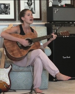 Caroline Jones feet photo 18