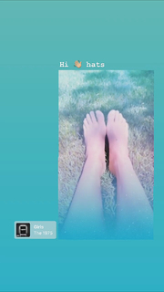 Caroline Jones feet photo 9