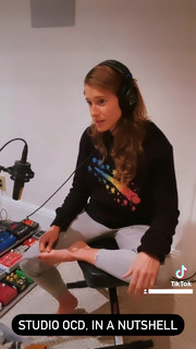 Caroline Jones feet photo 19