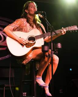 Caroline Jones feet photo 13