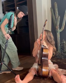Caroline Jones feet photo 4