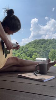 Caroline Jones feet photo 19