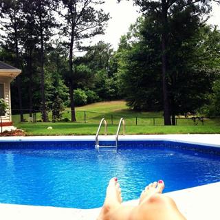 Caroline Lowe feet photo 8
