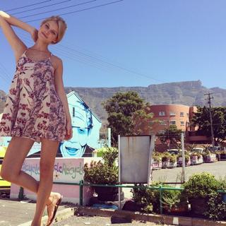 Caroline Lowe feet photo 14