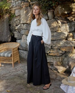 Caroline Lowe feet photo 17