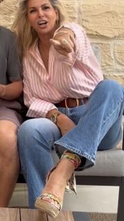 Caroline Mageridon feet photo 9