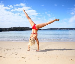 Caroline Pearce feet photo 5