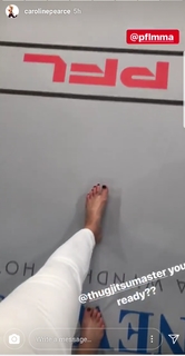 Caroline Pearce feet photo 2