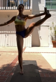 Caroline Pearce feet photo 6