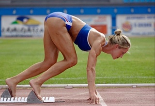 Caroline Pearce feet photo 3